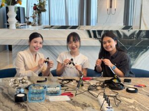 ประดิษฐ์ ริบบิ้นดำไว้ทุกข์