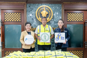 PRIMOCARE จับมือ GC YOUเทิร์น เปลี่ยน ขวดพลาสติกเป็นเสื้อสะท้อนแสงเพื่อฮีโร่เก็บกวาดกรุงเทพฯ
